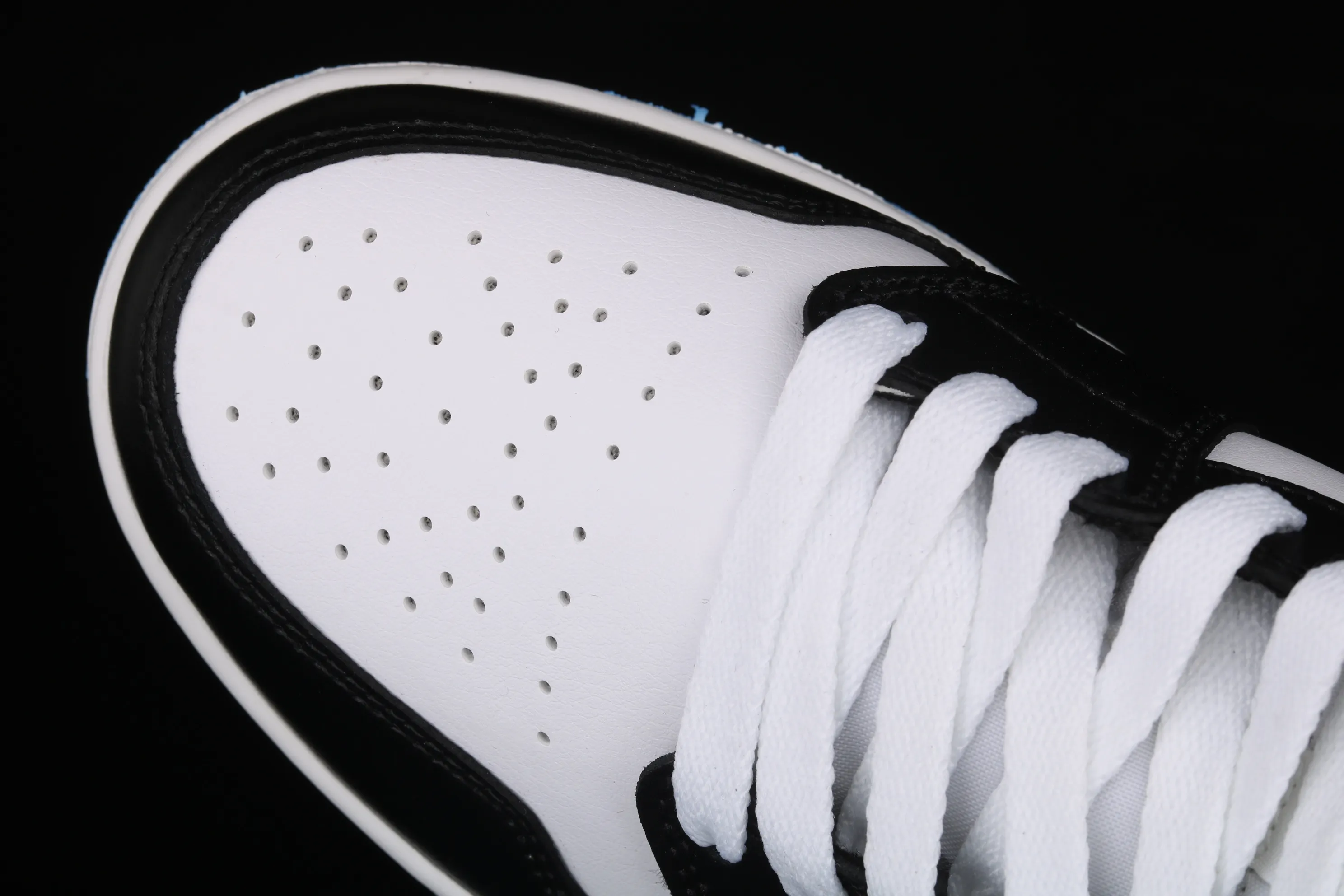 All categories Air Jordan Jordan series basketball shoes Air Jordan 1 Mid G version pure original Air Jordan 1 Mid SE AJ1 Joe 1 black and white BQ6472-102